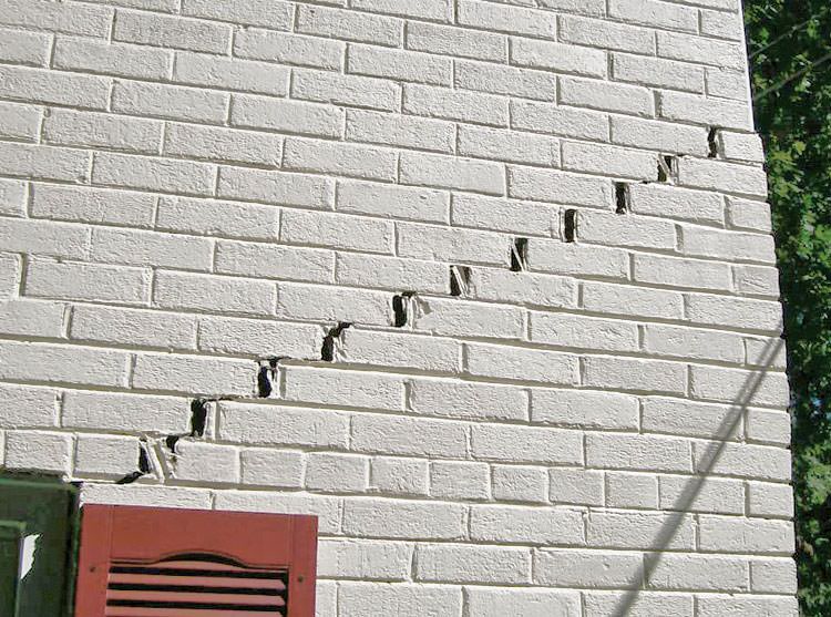 Prevent and Treat Stairstep Cracks | Washington, DC - AquaGuard 
