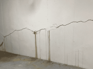 Severe-basement-crack